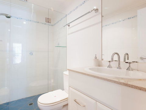 5 'The Outlook', 4 Ocean Parade - Overlooking Boat Harbour Beach And Ducted Air Conditioning - Australia Accommodation 2