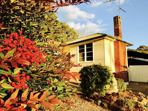 50s Fibro Chateau - Australia Accommodation 1