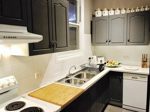 50s Fibro Chateau - Australia Accommodation 3