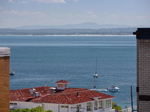 6 'Bahia', 47 Ronald Avenue - Fantastic Location With Filtered Water Views - Australia Accommodation 2