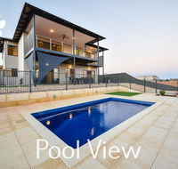 6 Corella Court - PRIVATE JETTY  POOL - Australia Accommodation