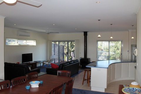 61 Red Rocks Rd, Cowes - Australia Accommodation 1