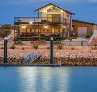 64 Madaffari Drive - PRIVATE JETTY - Australia Accommodation