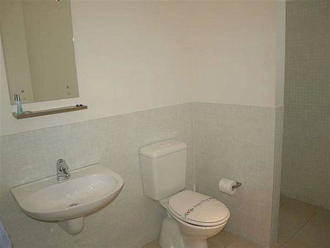 8 ON COAST (4 Night Min) - Australia Accommodation 3