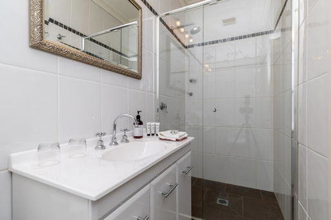 94Best Apartments - Australia Accommodation 0
