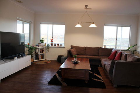 A Better Life Animal Sanctuary FarmStay - Private Two-Bedrooms, Lounge Room & Bathroom & Toilet, Shared Kitchen - Australia Accommodation 3