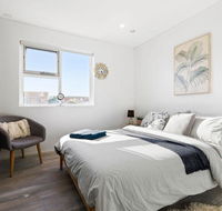 A Bright  Comfy Beach Studio 5min walk to Bondi Beach - Australia Accommodation