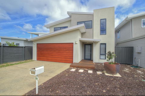 A Little Luxury In Town - Australia Accommodation 0