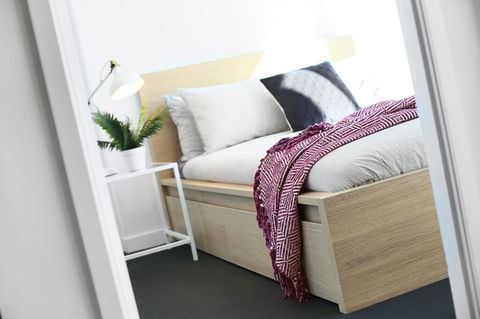 A Stylish CBD Apartment With A Stunning View - Australia Accommodation 2