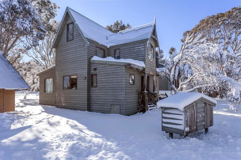 Aaragon - Australia Accommodation 0