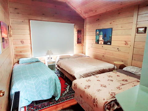 Abelia Cottages SPA LAKESIDE COTTAGE NO 1 - Australia Accommodation 1