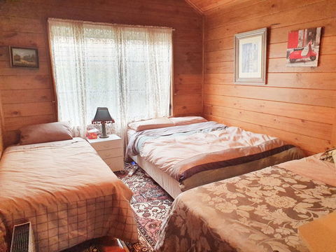 Abelia Cottages SPA Lakeside COTTAGE No 2 - Australia Accommodation 3