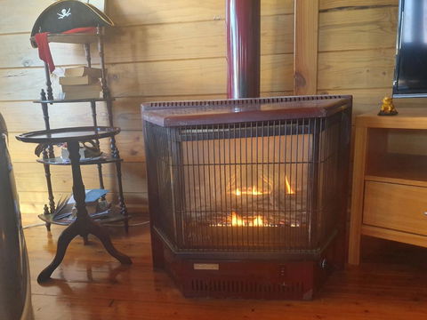 Abelia Cottages SPA Lakeside COTTAGE No 2 - Australia Accommodation 1