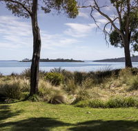 Abs by the Bay - Australia Accommodation