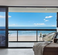 Absolute Beach Front Renovated 3 Bdrm 2 Bath App - Australia Accommodation