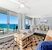 Absolute Beachfront in the heart of Surfers Paradi - Australia Accommodation