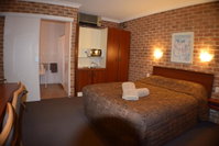 Acacia Motor Inn
