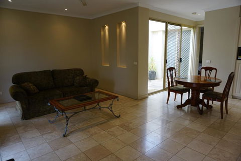Acacia Terraces - Australia Accommodation 1