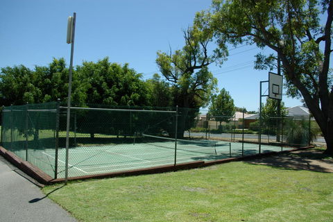 Acclaim Kingsway Tourist Park - Australia Accommodation 3