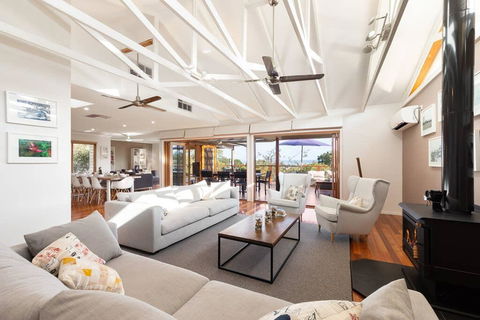 Acqua Vista - Water View, Fireplace, Walk To Beach - Australia Accommodation 0