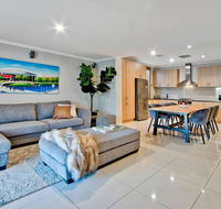 Adelaide 4 Bedroom House with Pool - Australia Accommodation