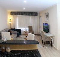 ADELAIDE CBD APARTMENT - 3BR 2BATH  CARPARK - Australia Accommodation