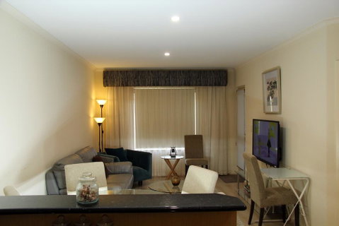 ADELAIDE CBD APARTMENT - 3BR, 2BATH & CARPARK - Australia Accommodation 2