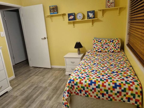 Duncannon - Durack Large Family Home Pets - Australia Accommodation 4