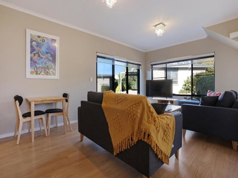 Eagle Heights Holiday Units - Australia Accommodation 2