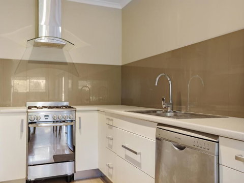 Eagle Heights Holiday Units - Australia Accommodation 3