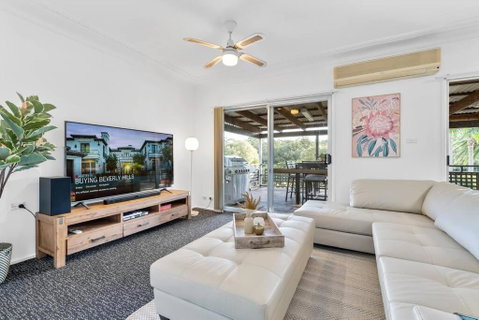 East Hills Waterfront Bliss - Australia Accommodation 3
