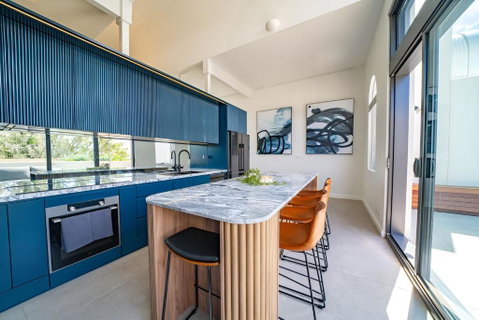 Elegant 3BR Apt -Bondi Junction & Stunning Skyline - Australia Accommodation 4