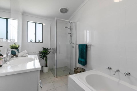 Entire Home In Sturt, Free Parking - Australia Accommodation 3