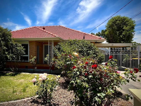 Entire House Between Marion /Flinders University - Australia Accommodation 0