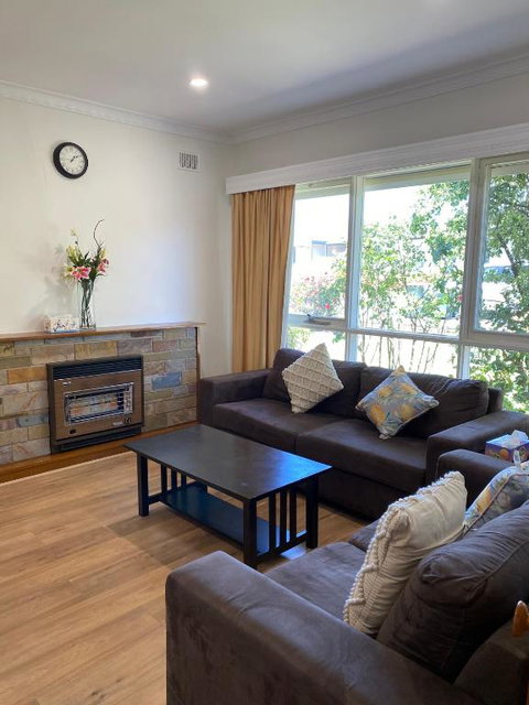 Entire House Between Marion /Flinders University - Australia Accommodation 3