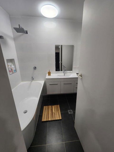Entire Studio Apartment - Self Check-in - Australia Accommodation 2