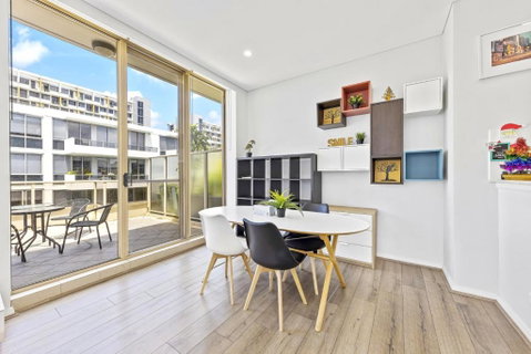 Fabulous 2B Apt Waterloo - Australia Accommodation 3