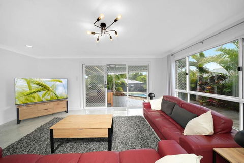 Family Escape Serene Oasis With Pool And AC - Australia Accommodation 1