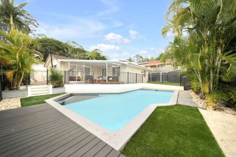 Family Escape Serene Oasis With Pool And AC - Australia Accommodation 0