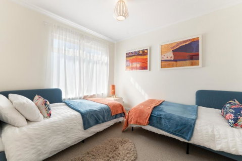 Fantastic Family Home Near City - Australia Accommodation 1