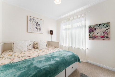 Fantastic Family Home Near City - Australia Accommodation 2