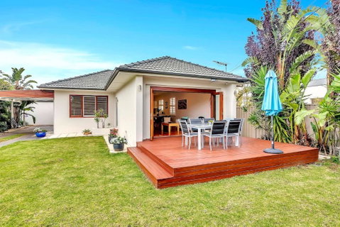 Gladstone Gardens - Family Comfort In North Brighton - Australia Accommodation 0