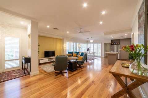 Greenmount Getaway - Australia Accommodation 0