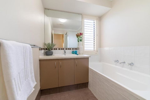 Greenmount Getaway - Australia Accommodation 4