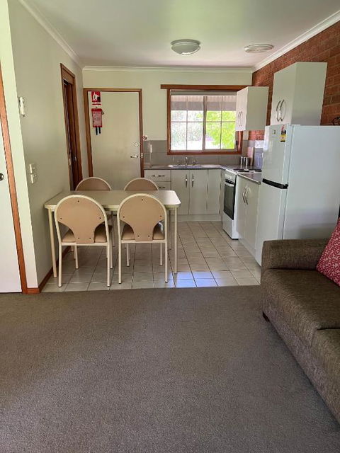 Greenways Holiday Units - Australia Accommodation 4
