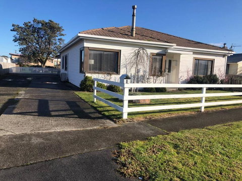 Guesthouse On Grant Street - Australia Accommodation 2