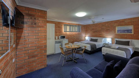 Gunsynd Motor Inn - Australia Accommodation 0