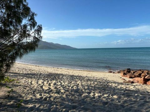 Hideaway Reef Cottage - Australia Accommodation 0