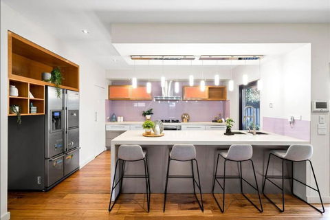 Home & Theatre, Golf, Highpoint - Australia Accommodation 3