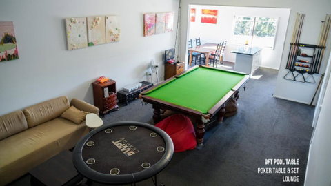 Hot Tub, Ice Bath, Gym, Sauna, Pool Table Coorparoo Haven - Australia Accommodation 1
